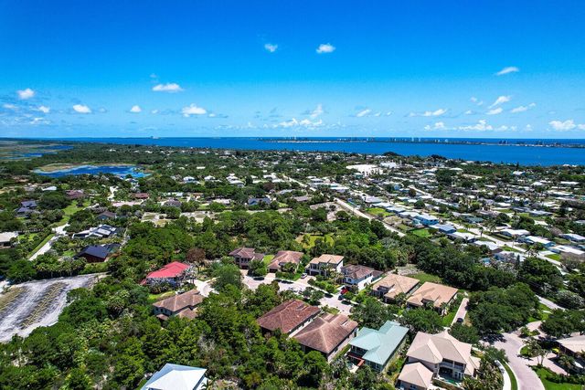 1042 NE Savanna Oaks Way, Jensen Beach, FL 34957