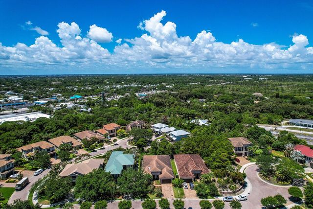 1042 NE Savanna Oaks Way, Jensen Beach, FL 34957