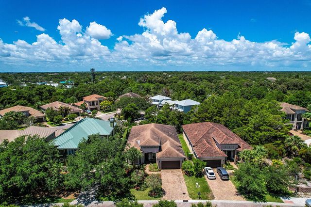 1042 NE Savanna Oaks Way, Jensen Beach, FL 34957