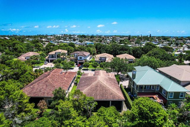 1042 NE Savanna Oaks Way, Jensen Beach, FL 34957