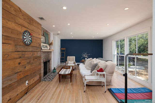 125 El Cerrito, San Antonio, TX 78232