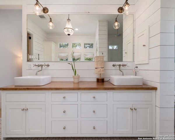 125 El Cerrito, San Antonio, TX 78232