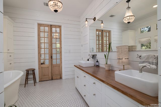 125 El Cerrito, San Antonio, TX 78232