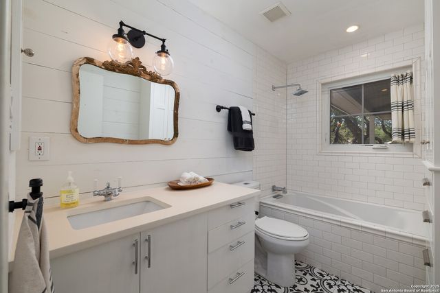 125 El Cerrito, San Antonio, TX 78232