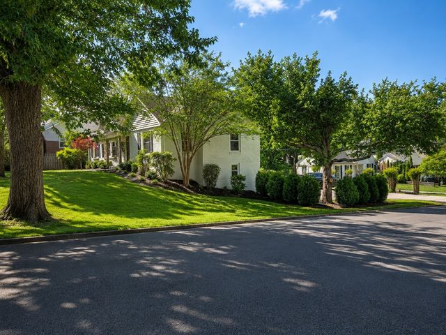 900 Woodmont Blvd, Nashville, TN 37204