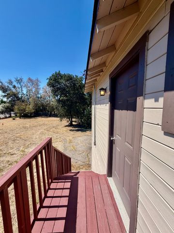 1916 Scenic Dr, Modesto, CA 95355