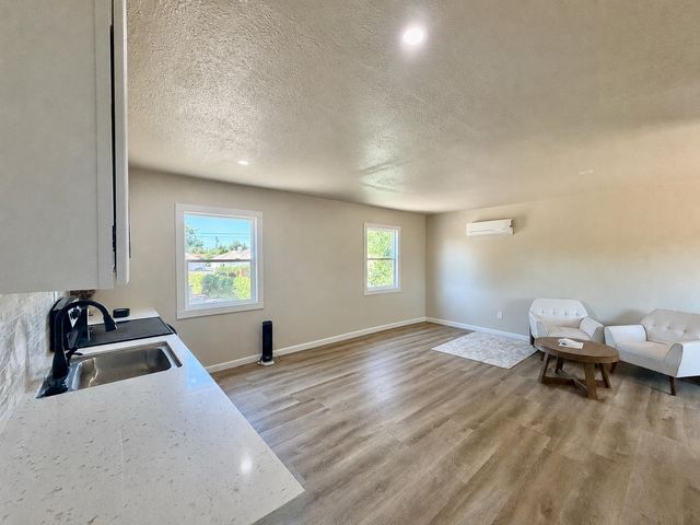 1916 Scenic Dr, Modesto, CA 95355