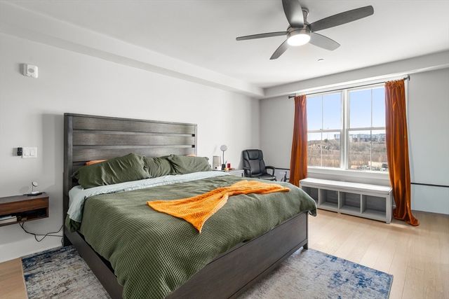 11 Oak Grove Ter 301, Quincy, MA 02169