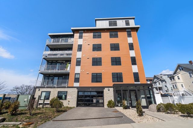 11 Oak Grove Ter 301, Quincy, MA 02169