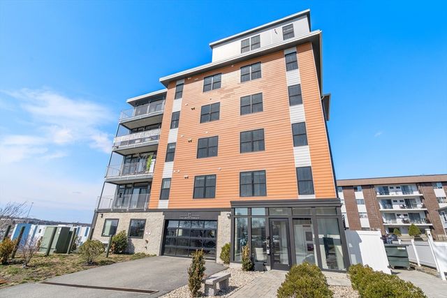 11 Oak Grove Ter 301, Quincy, MA 02169