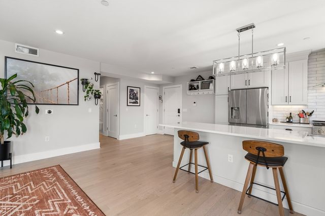 11 Oak Grove Ter 301, Quincy, MA 02169