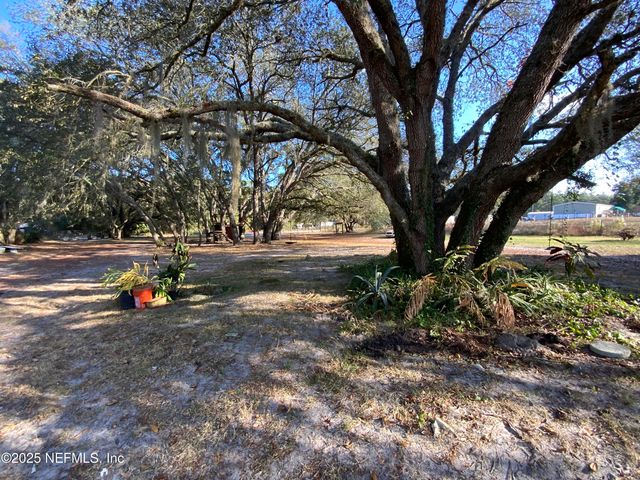 155 LIME Avenue, Pomona Park, FL 32181