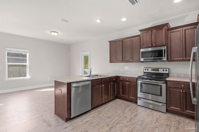 8645 Bucklebury Dr, Pensacola, FL 32507