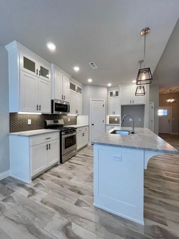 1037 Parker Lane, Pea Ridge, AR 72751