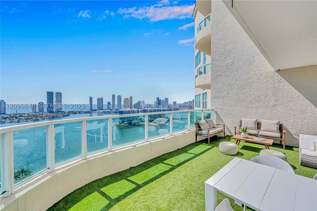 3330 NE 190th St UPH11, Aventura, FL 33180