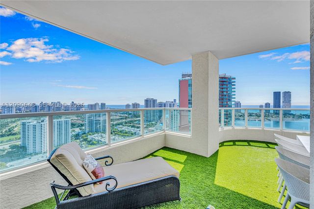 3330 NE 190th St UPH11, Aventura, FL 33180