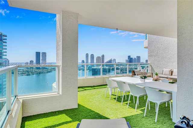 3330 NE 190th St UPH11, Aventura, FL 33180