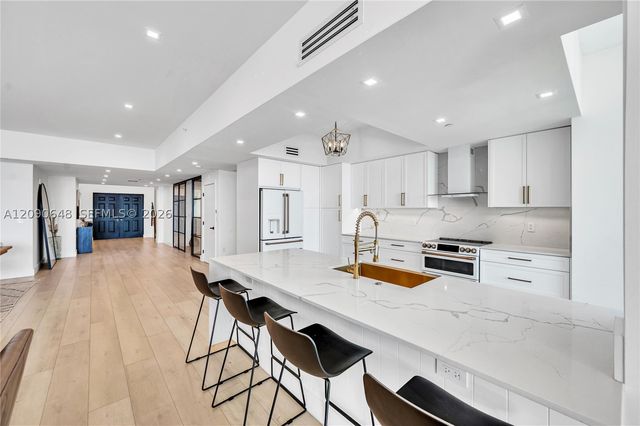 3330 NE 190th St UPH11, Aventura, FL 33180