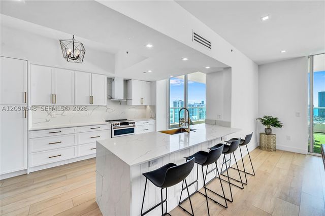 3330 NE 190th St UPH11, Aventura, FL 33180