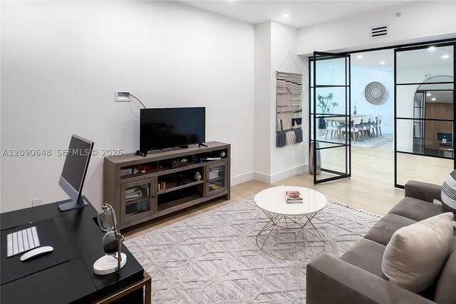 3330 NE 190th St UPH11, Aventura, FL 33180