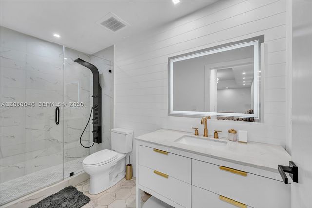 3330 NE 190th St UPH11, Aventura, FL 33180