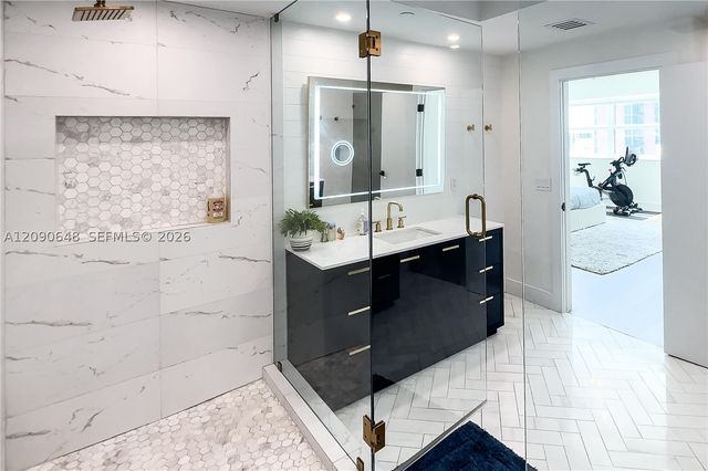 3330 NE 190th St UPH11, Aventura, FL 33180