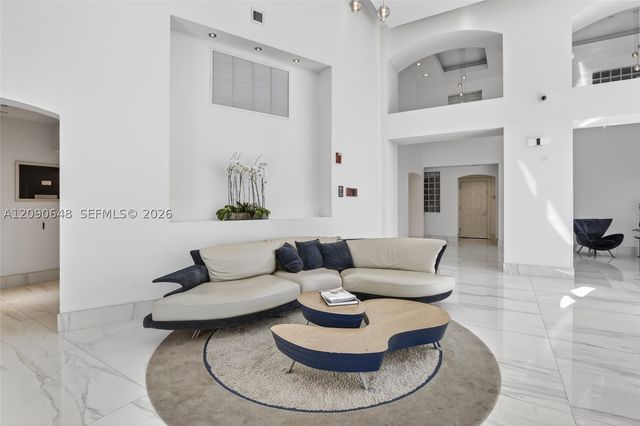 3330 NE 190th St UPH11, Aventura, FL 33180