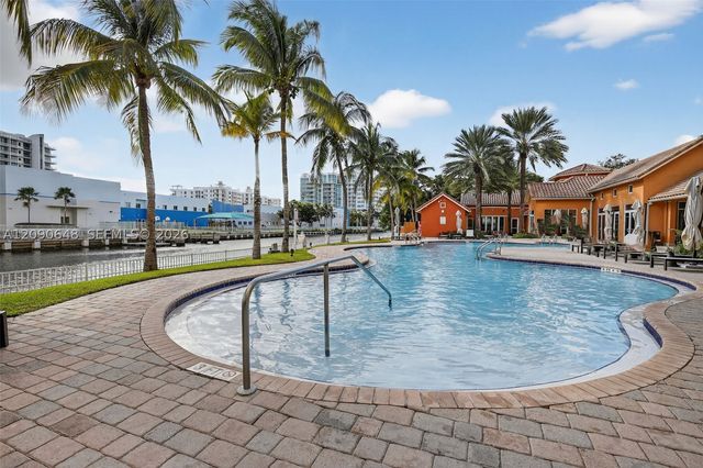 3330 NE 190th St UPH11, Aventura, FL 33180