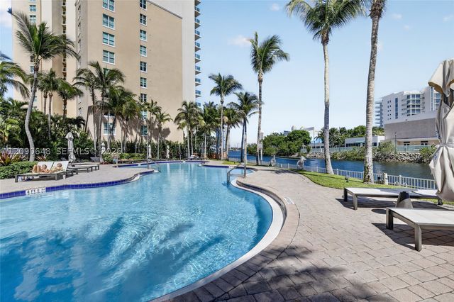 3330 NE 190th St UPH11, Aventura, FL 33180