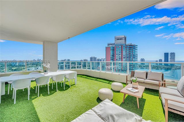 3330 NE 190th St UPH11, Aventura, FL 33180