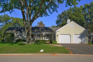 1255 Tinker Way, Glenview, IL 60025