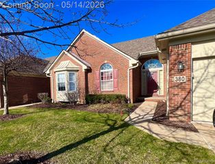 380 Woodhaven Drive, Walled Lake, MI 48390
