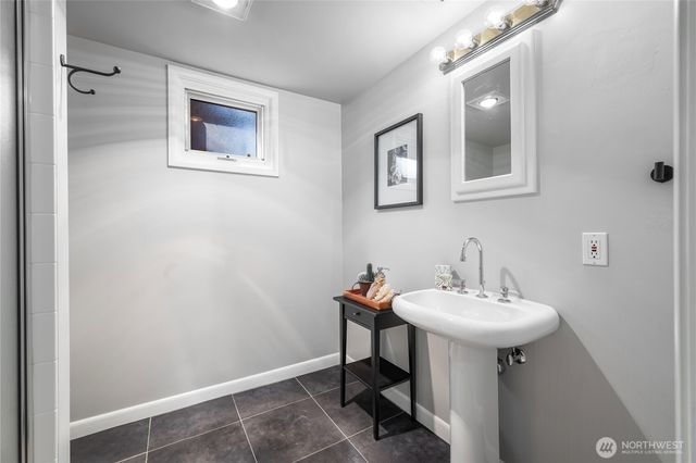 3445 60th Avenue SW, Seattle, WA 98116