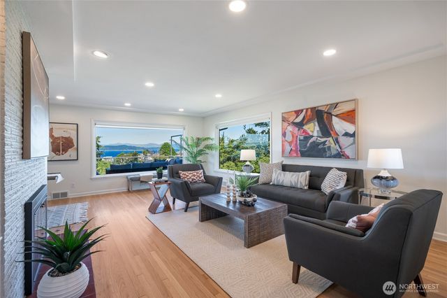 3445 60th Avenue SW, Seattle, WA 98116