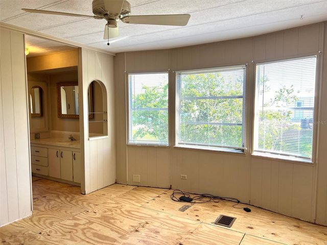 568 FAIRMOUNT DRIVE, North Port, FL 34287