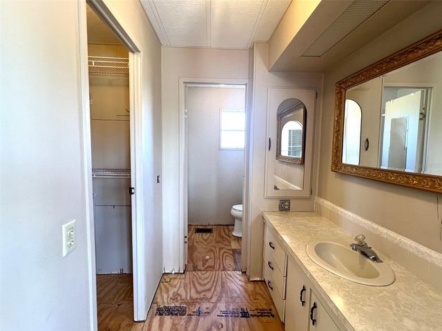 568 FAIRMOUNT DRIVE, North Port, FL 34287