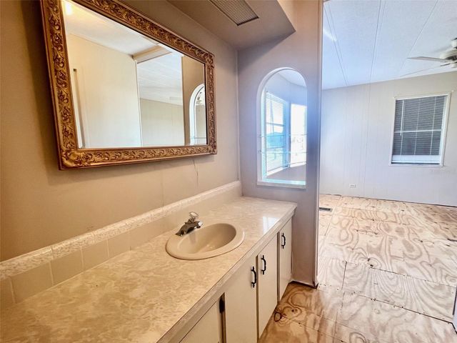 568 FAIRMOUNT DRIVE, North Port, FL 34287