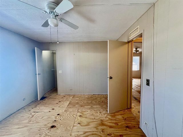 568 FAIRMOUNT DRIVE, North Port, FL 34287