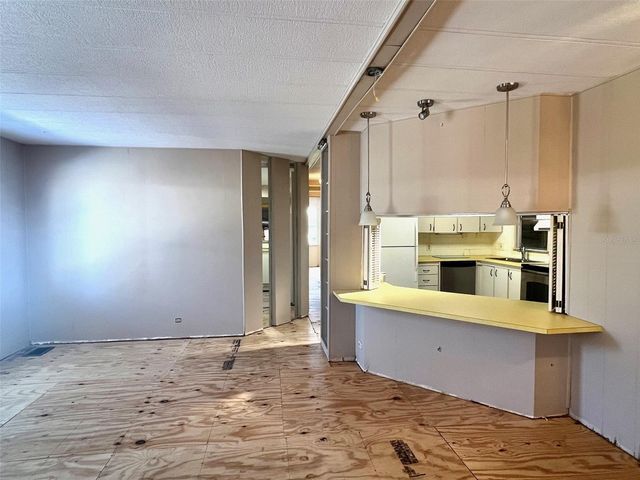 568 FAIRMOUNT DRIVE, North Port, FL 34287