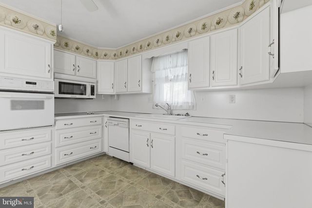 264 S 6TH ST, Mount Wolf, PA 17347
