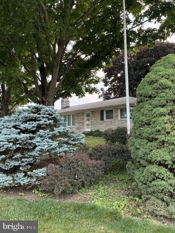264 S 6TH ST, Mount Wolf, PA 17347