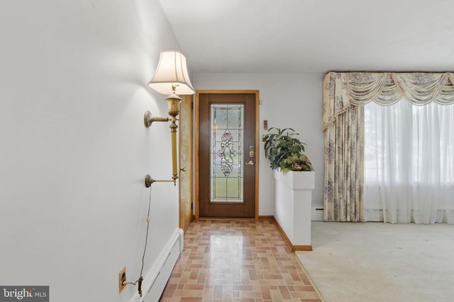 264 S 6TH ST, Mount Wolf, PA 17347