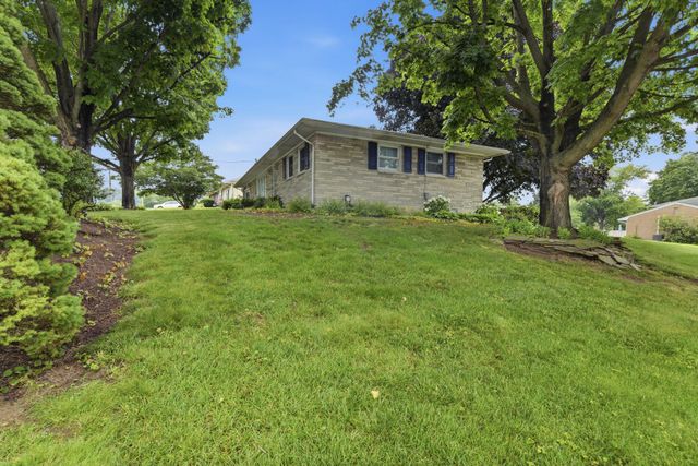 264 S 6TH ST, Mount Wolf, PA 17347