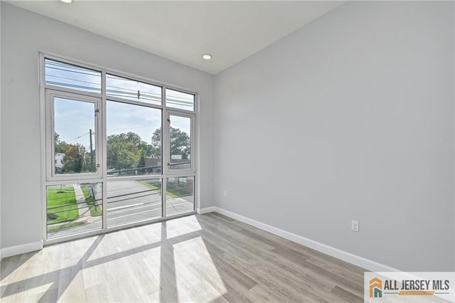 271 Millburn Avenue 2A, Millburn, NJ 07041