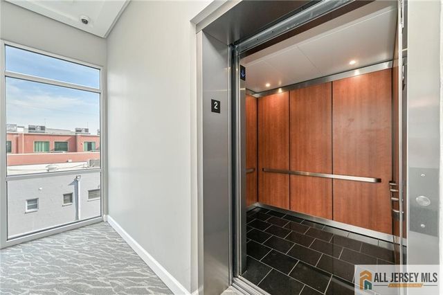 271 Millburn Avenue 2A, Millburn, NJ 07041