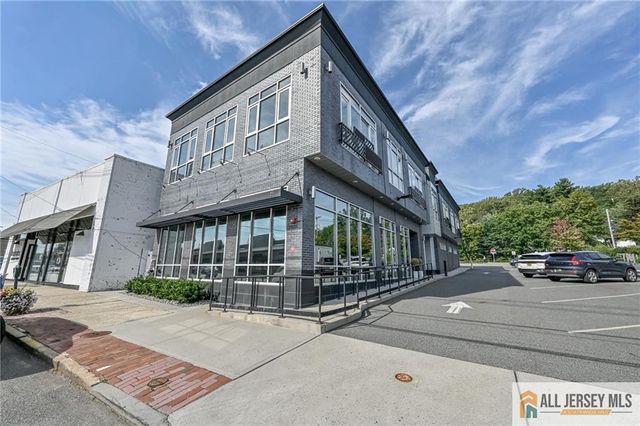 271 Millburn Avenue 2A, Millburn, NJ 07041
