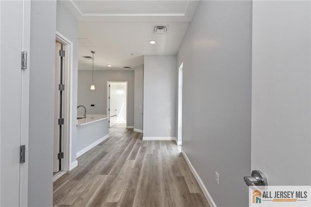 271 Millburn Avenue 2A, Millburn, NJ 07041