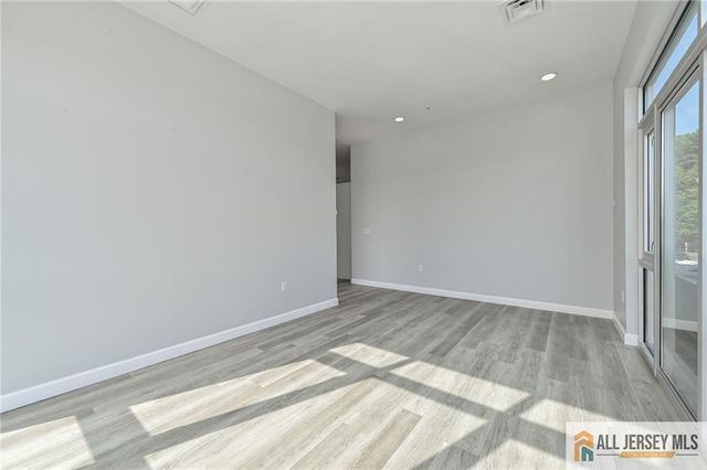 271 Millburn Avenue 2A, Millburn, NJ 07041