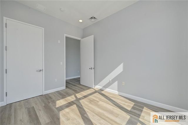 271 Millburn Avenue 2A, Millburn, NJ 07041
