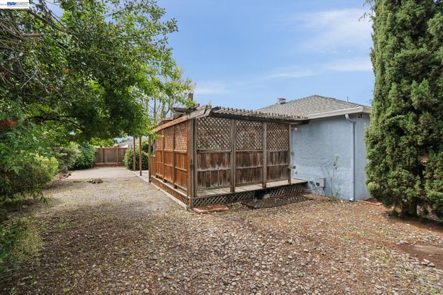 20024 Leroy Dr, Castro Valley, CA 94546